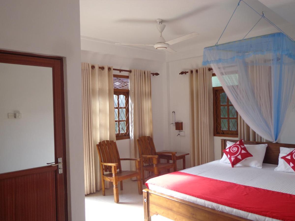 Nisha Homestay Inn Peradeniya Bagian luar foto