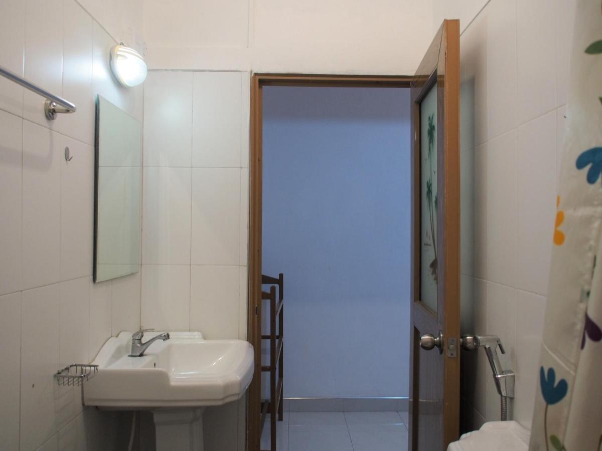 Nisha Homestay Inn Peradeniya Bagian luar foto