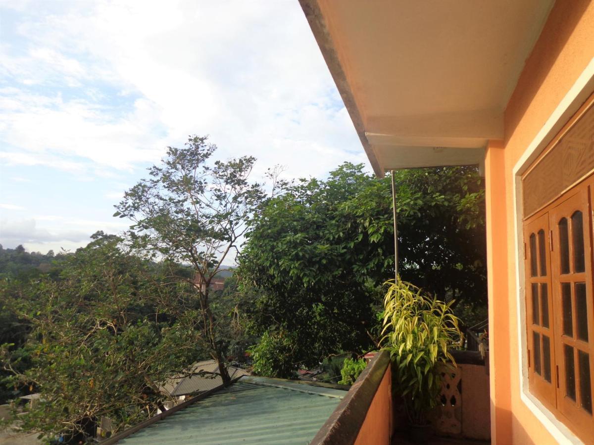 Nisha Homestay Inn Peradeniya Bagian luar foto