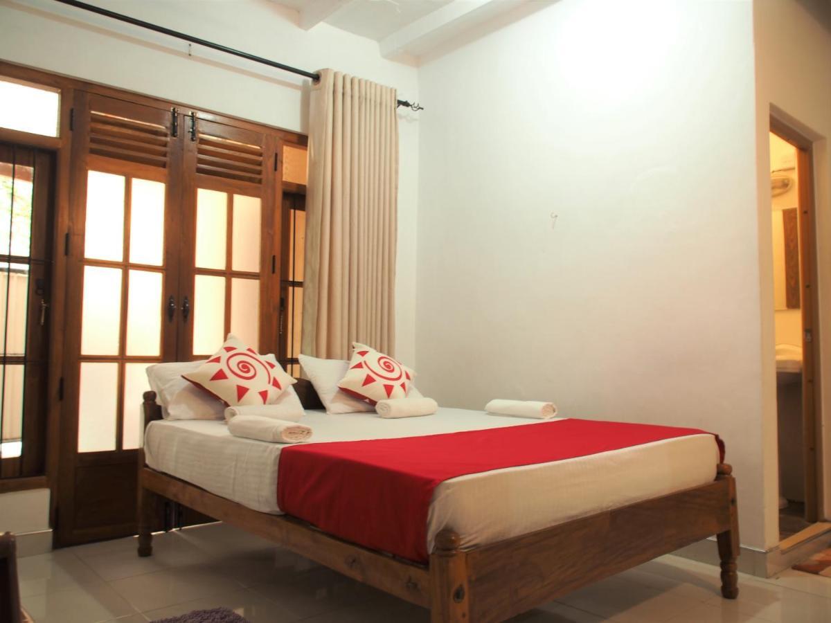 Nisha Homestay Inn Peradeniya Bagian luar foto